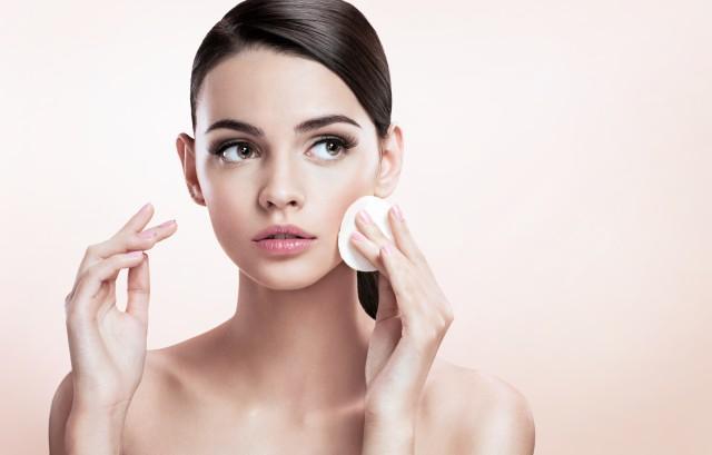 激素脸专业网：敏感肌肤的特征 该怎么护理,这四个建议对你很有帮助！